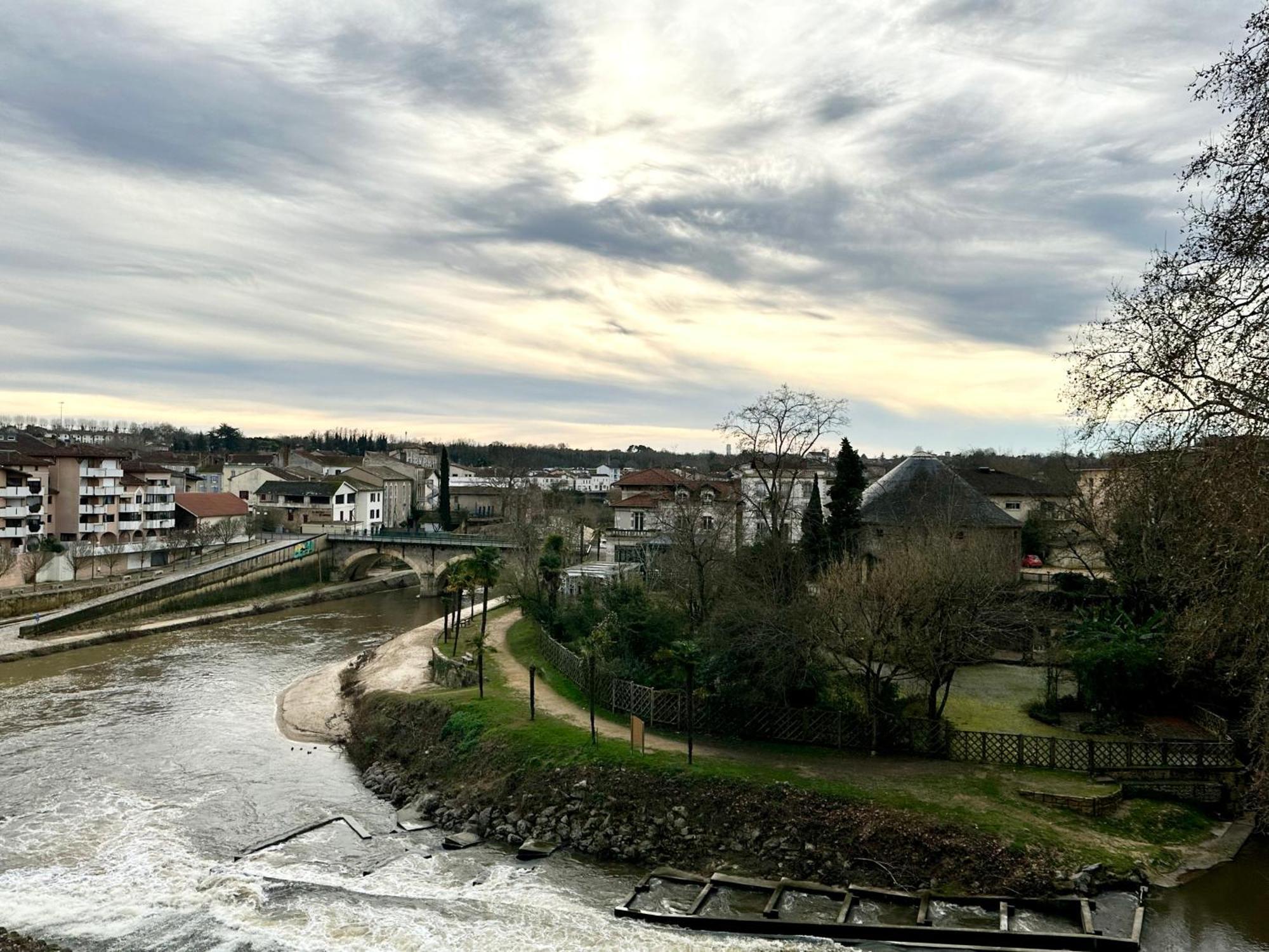 La Confluence - Vue Imprenable & Hyper Centre Διαμέρισμα Mont-de-Marsan Εξωτερικό φωτογραφία